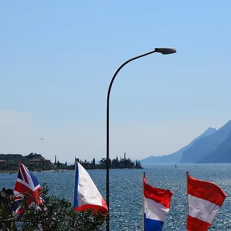 ホテル Vela Azzurra Navene