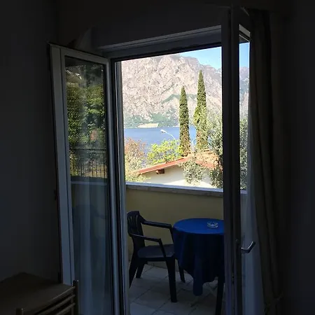 ホテル Vela Azzurra Navene