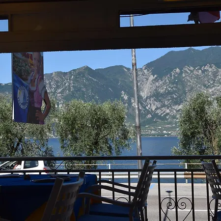 ホテル Vela Azzurra Navene