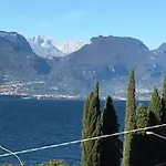 Vela Azzurra Navene