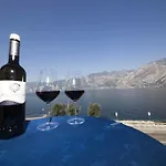 Vela Azzurra 2* Navene