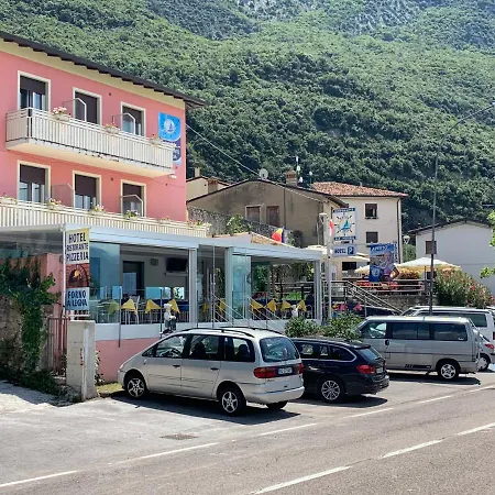 Vela Azzurra 2*