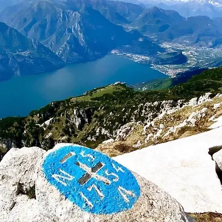 Vela Azzurra 2* Navene