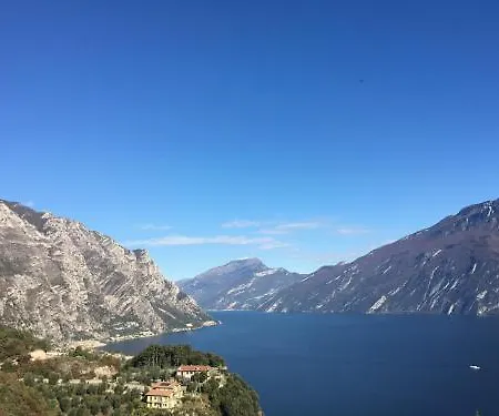 Vela Azzurra Hotel Navene