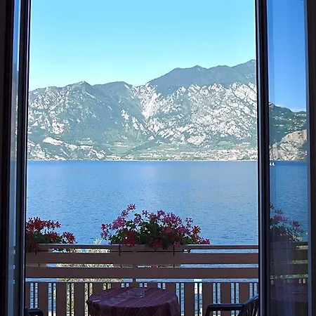 Vela Azzurra Szálloda Navene