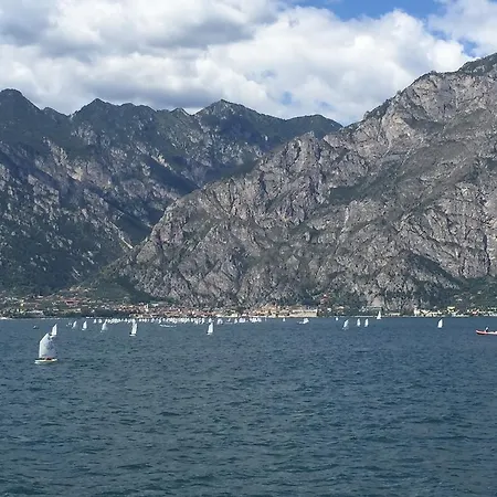 Vela Azzurra Navene