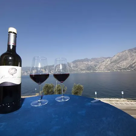 Vela Azzurra 2* Navene