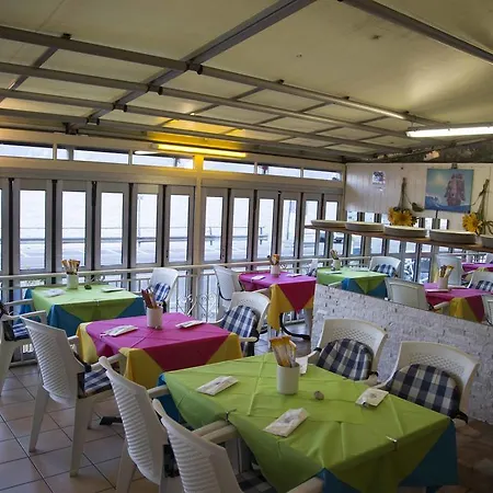 Hotell Vela Azzurra Navene