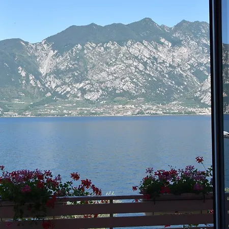 Vela Azzurra Hotel Navene