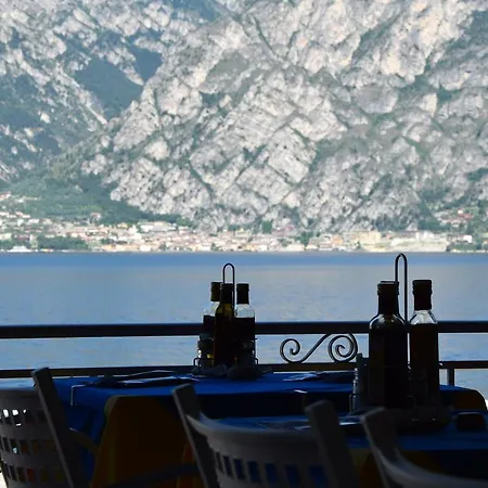Vela Azzurra Navene
