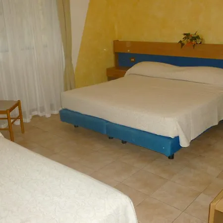 Vela Azzurra 2* Navene