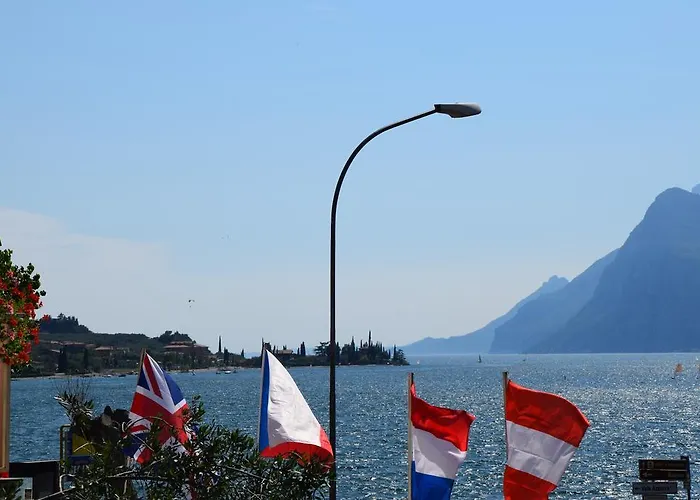 Szálloda Vela Azzurra Navene