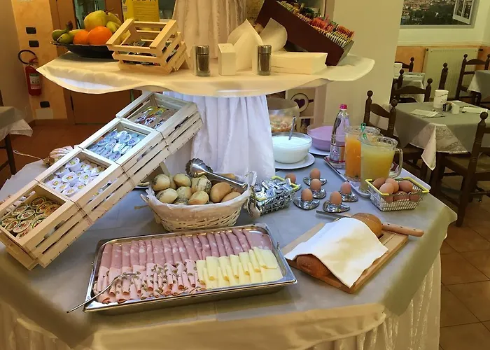 Vela Azzurra Otel Navene