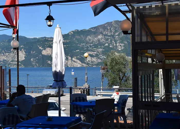 Vela Azzurra Hotel Navene