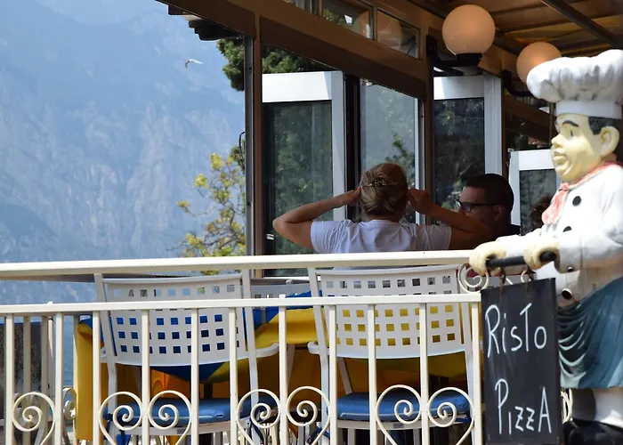 Vela Azzurra Otel Navene