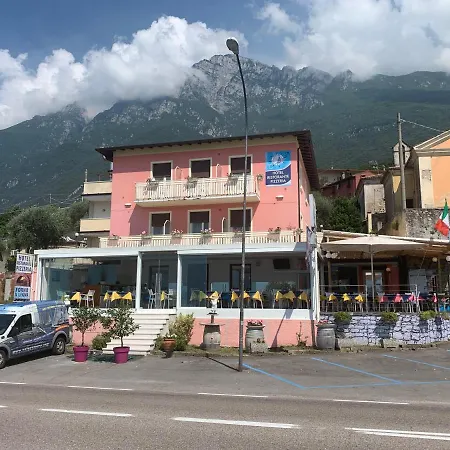 Vela Azzurra فندق Navene