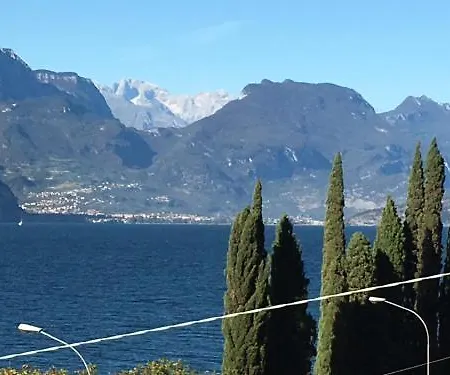 Vela Azzurra Navene