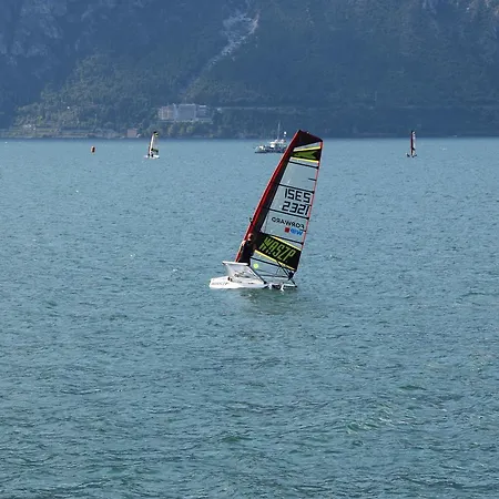 Vela Azzurra 2*