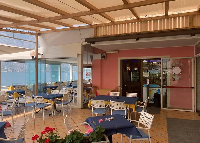 Vela Azzurra 2* Navene