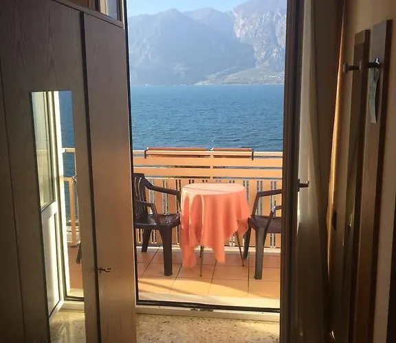 Vela Azzurra فندق 2*